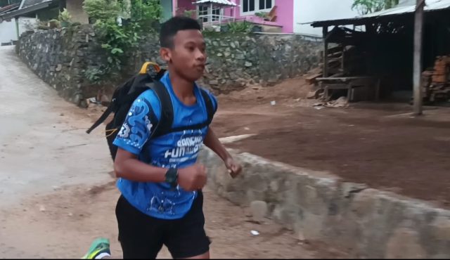 Alif, Bocah Yatim Piatu Jember Lari Sejauh 5 Km dari Rumah untuk Sekolah Setiap Hari