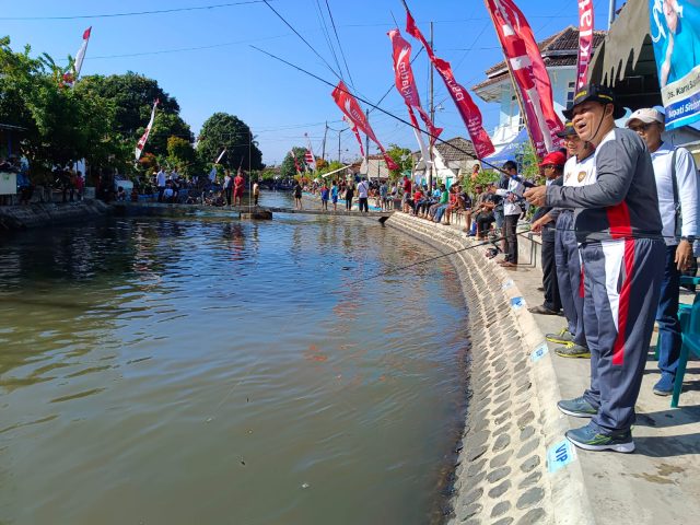 Meriahkan HUT RI dan Harjakasi, Ratusan Warga Situbondo Ikut Lomba Mancing 