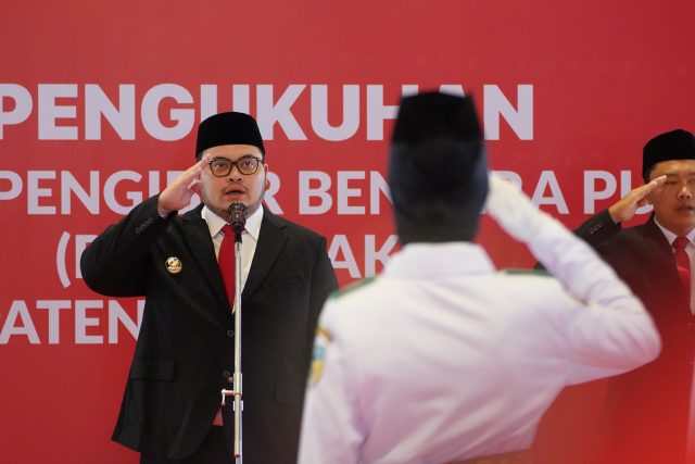 Mas Dhito Kukuhkan 75 Anggota Paskibraka Kabupaten Kediri 2024