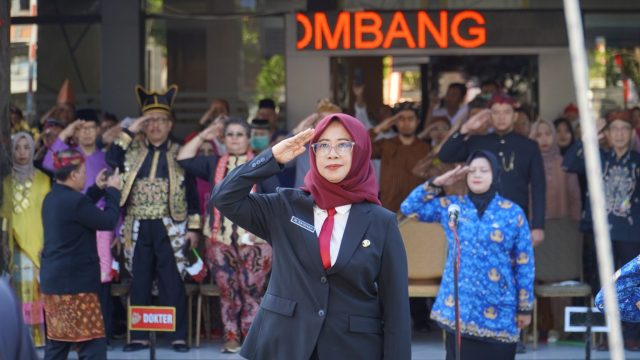 Peringati HUT RI ke-79, RSUD Jombang Gelar Upacara Menggunakan Baju Adat hingga Berbagi Hadiah