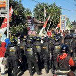 Aksi Demo di Situbondo Makan Korban, Wartawan Foto Antara Kena Lempar Batu 