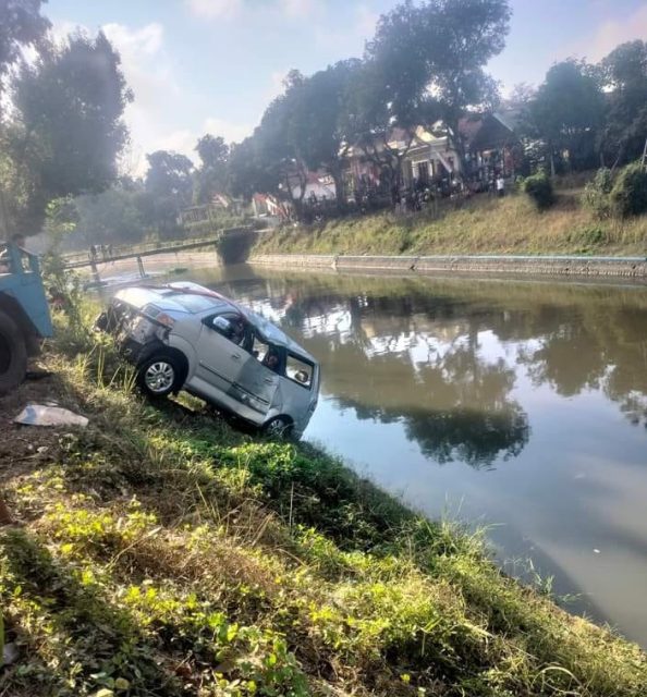 Diseruduk Mobil, Pemotor di Jember Tewas Kecemplung Sungai