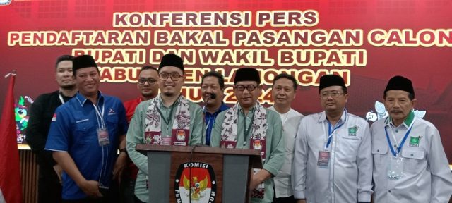 Paslon BAGUS Pilkada 2024 Lamongan Pendaftar Pertama di KPU