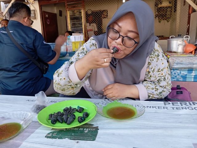 Rujak Congcong Cipok Khas Pesisir Situbondo, Digandrungi Pecinta Kuliner 