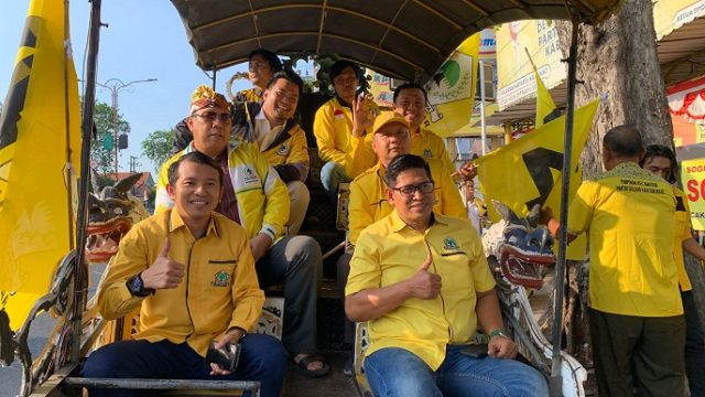 Naik Kereta Kencana, Partai Golkar Antar Subandi-Mimik Daftar ke KPU Sidoarjo