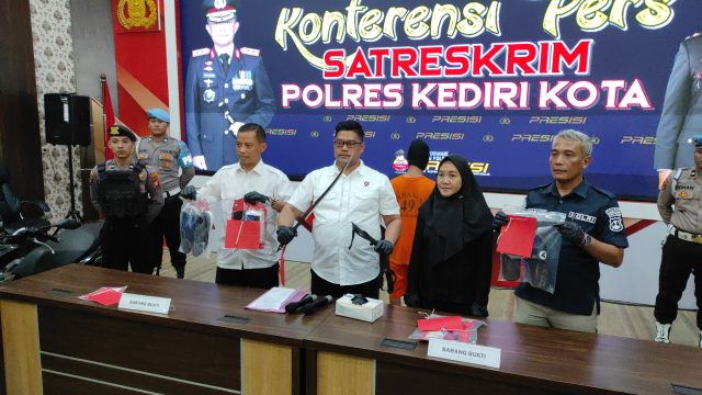 Polres Kediri Kota Bekuk Perampok Bersajam yang Satroni 2 Minimarket