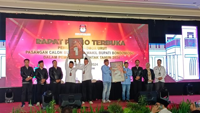 Datang Dikawal Pendukung, Inilah Nomor Urut Cabup dan Cawabup Bondowoso di Pilkada 2024