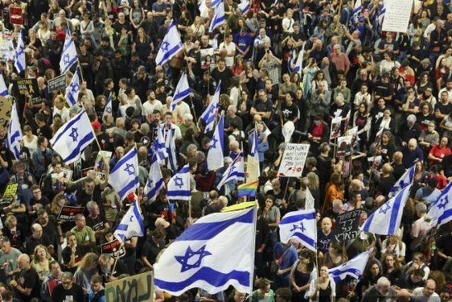 Ratusan Ribu Warga Israel Demo Protes Netanyahu Usai Enam Sandera Hamas Tewas