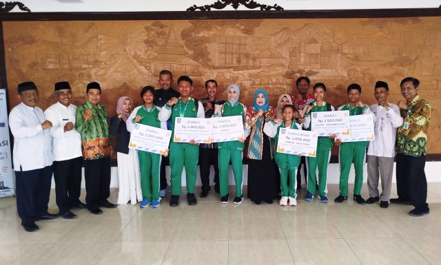 Pj Bupati Jombang Teguh Narutomo Apresiasi Para Juara Tingkat Nasional O2SN SD dan SMP Tahun 2024