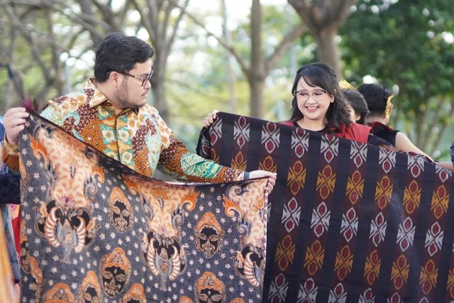 Redesain Motif Panji, Mas Dhito Gelar Kediri Fashion Batik Festifal 