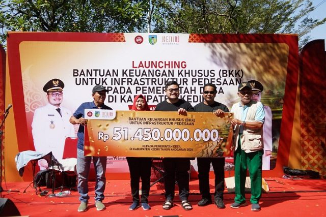 Pemerataan Pembangunan, Mas Dhito Beri BKK 150 Juta Per Desa di Kediri