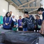 Pj Wali Kota Kediri Serahkan Bantuan Hibah 13 Unit Bak Kolam Fiber