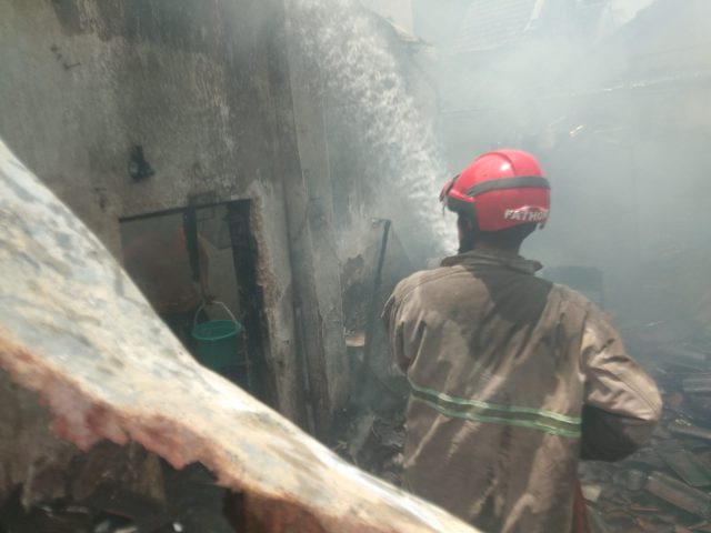 Rumah Tukang Las di Jember Ludes Terbakar