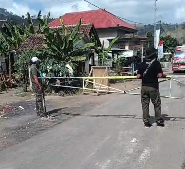 Masuk TNMB Jember, Pengunjung Mesti Bayar Tiket Desa Lagi