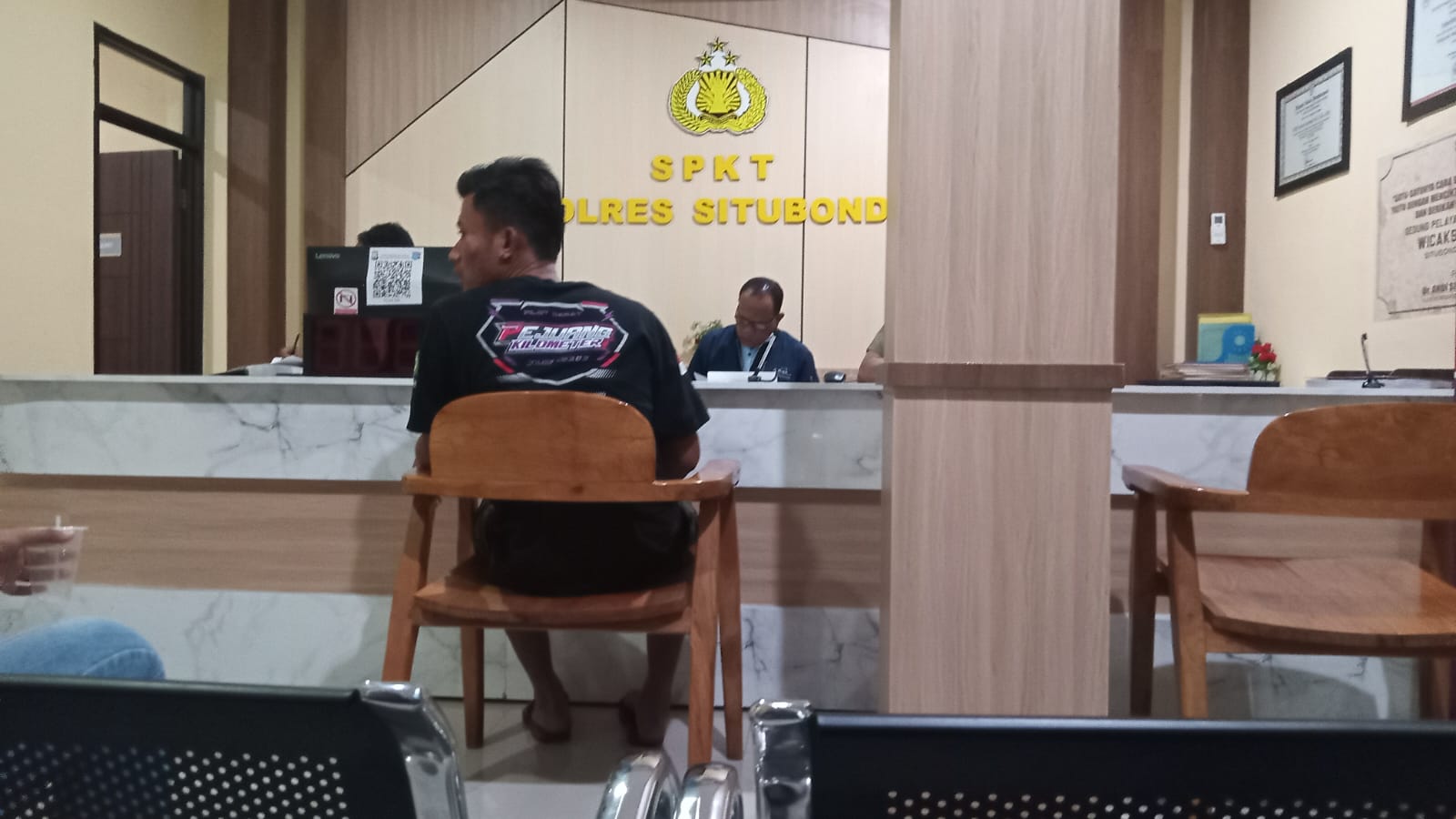 Dikeroyok Kala Bonceng Istri, Pemuda Situbondo Tak Terima