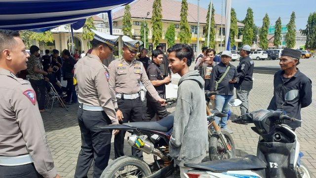 Ungkap Judi Balap Lari, Polisi Amankan Belasan Pelajar Situbondo 