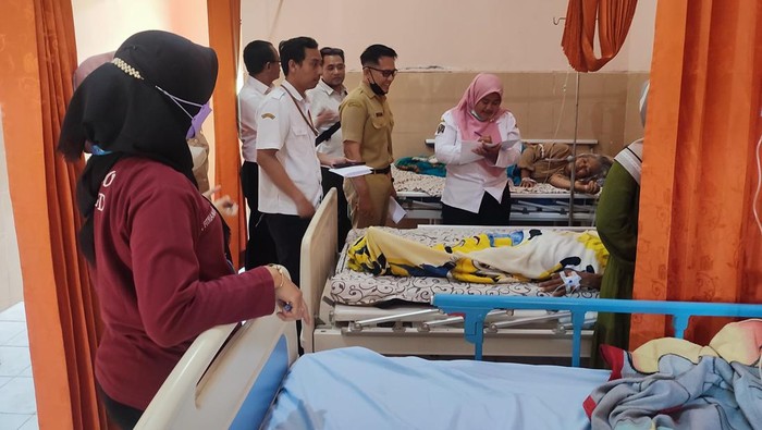 Usai Makan Ikan Gurami, Puluhan Warga di Blitar Keracunan