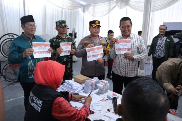 Simulasi Pemungutan dan Penghitungan Suara Pilkada Lamongan 2024 Bergambar Kuliner