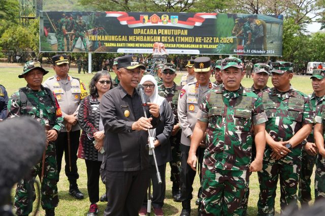 Pjs Bupati Kediri Dampingi KSAD Tutup TMMD ke-122, yang Berhasil Bangun Jalan Tembus Antar Desa