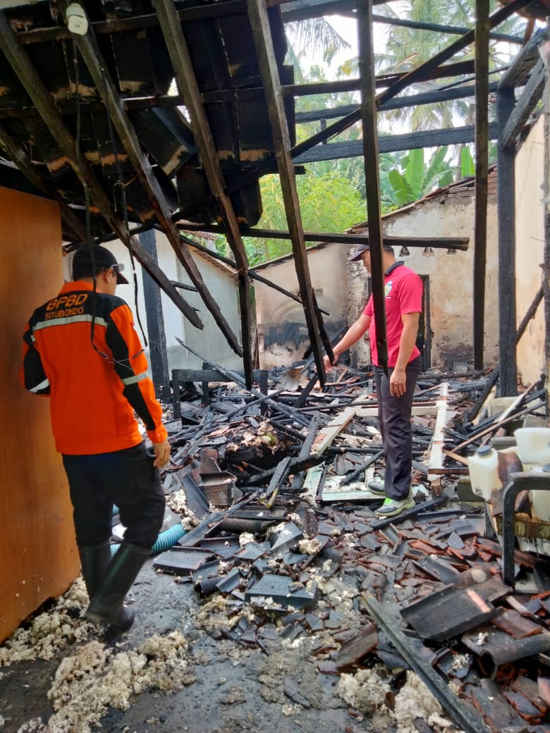 Ditinggal ke Sungai, Tiga Rumah Milik Bapak dan Anak di Situbondo Hangus Terbakar