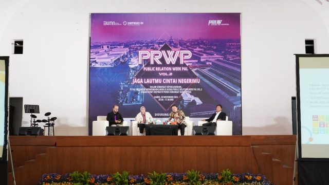 Melalui Program PRWP, PT PAL Indonesia Ajak Masyarakat Surabaya Cintai Laut