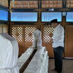 Isi Masa Tenang, Cawagub Jatim Lukmanul Hakim ke Lamongan Ziarah di Makam Orang Tuanya