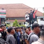 Unjuk Rasa di Bawaslu Jember Dekat Tempat Penitipan Anak, Hendy Minta Maaf