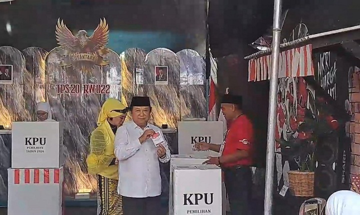 Hendy-Gus Firjaun Jember, Coblos di TPS Lingkungan Rumahnya