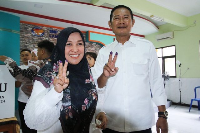 Calon Bupati Lamongan Menyalurkan Hak Pilih di Pilkada 2024 dengan Harapan Maju Bersama