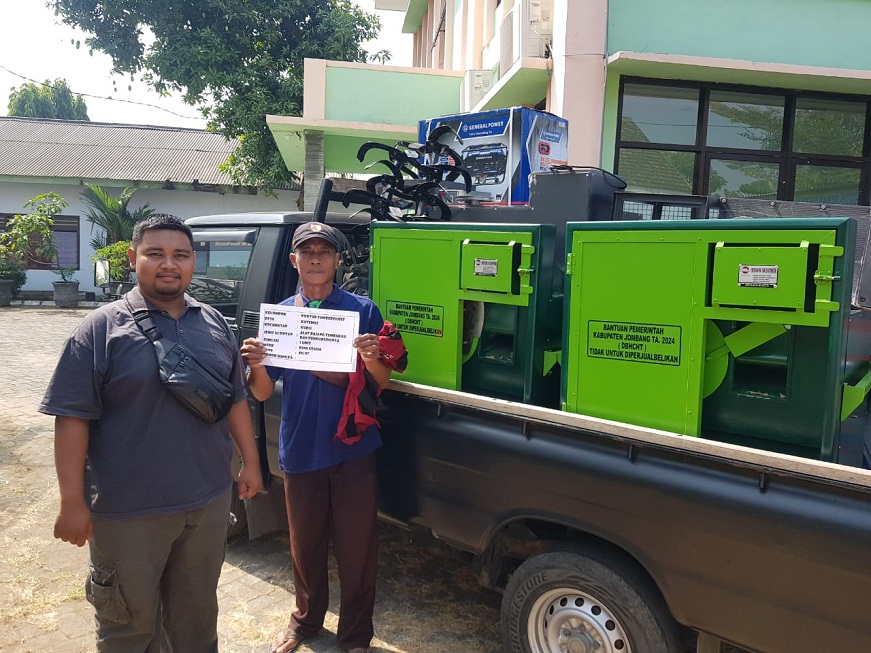 Poktan Sumbergurit Kudu Jombang, Terima Bantuan Mesin Rajang Tembakau