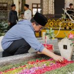  Libur Kampanye, Pramono Anung Ziarah ke Makam Gus Dur di Jombang