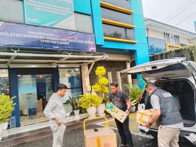 Satpolairud Polres Situbondo, Gagalkan Penyelundupan Ratusan Slop Rokok Ilegal 