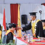 Bupati Sampaikan Pesan Berharga kepada Wisudawan dan Wisudawati Universitas Moch Sroedji