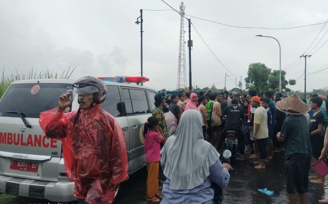 Seorang Pria Situbondo Ditemukan Tewas Tersengat Listrik di Jalan Setapak Persawahan 