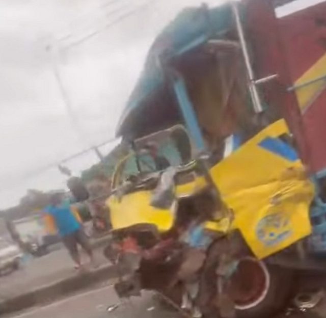 Kecelakaan Karambol Libatkan Dua Truk dan Becak Motor di Lamongan, Dua Orang Terluka