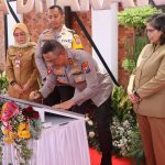 Kapolda Jatim Resmikan GOR Bulutangkis Polres Kediri Kota