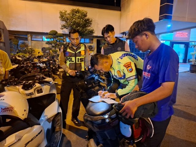 Diduga Akan Perang Sarung di Alun-alun Lamongan, 10 Remaja Diamankan Polisi