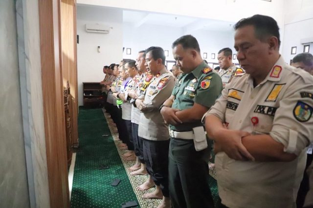 Polres Kediri Gelar Salat Ghaib dan Doa Bersama untuk 3 Anggota Polri yang Gugur Saat Bertugas
