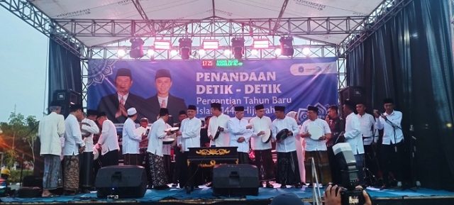 Sambut Tahun Baru Islam 1 Muharram 1447 H,  Warga Lamongan Meriahkan di Alun-alun
