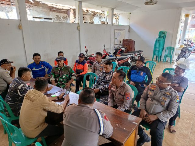 Kapal Besuki 1 Tenggelam di Selat Madura, 20 ABK Selamat Setelah Berenang 1,5 KM