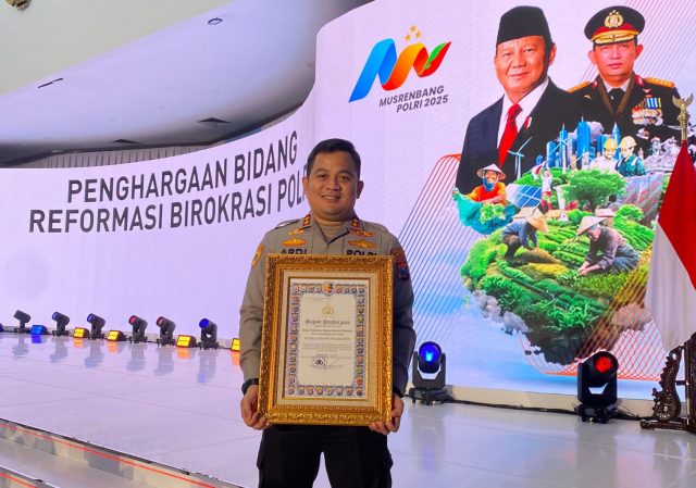 Polres Jombang Raih Penghargaan atas Inovasi dan Konsistensi Pelayanan Publik dari Kapolri