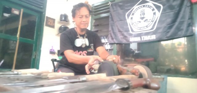 Berkah Idul Adha Jasa Asah Pisau di Jombang Kebanjiran Order