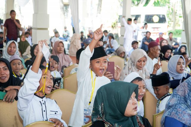 Sebanyak 103 Anak Ikuti Khitan Massal di Pendopo Kabupaten Lamongan
