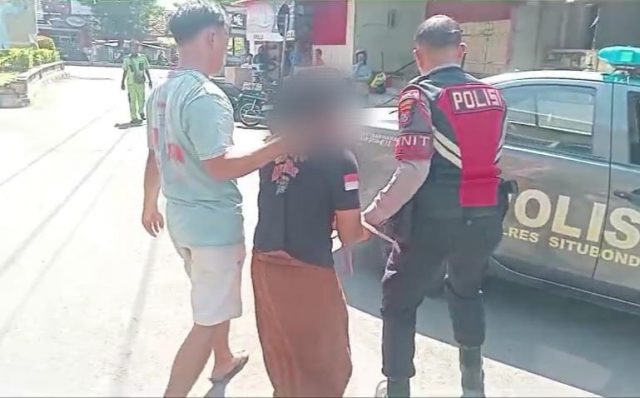 Diduga Hendak Curi Motor, Pemuda Bersarung Dihakimi Massa di Situbondo