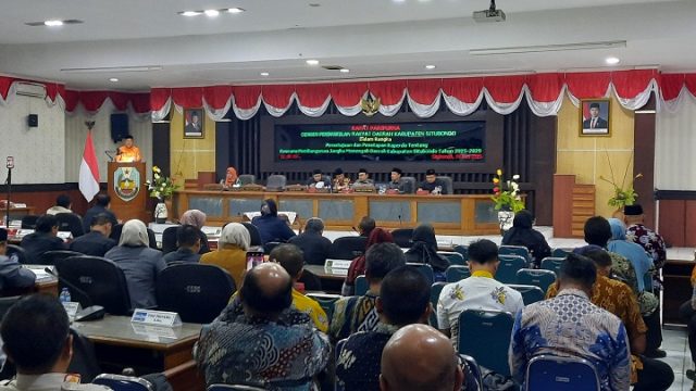 Lima Fraksi DPRD Situbondo Sepakat, Raperda RPJMD Disahkan