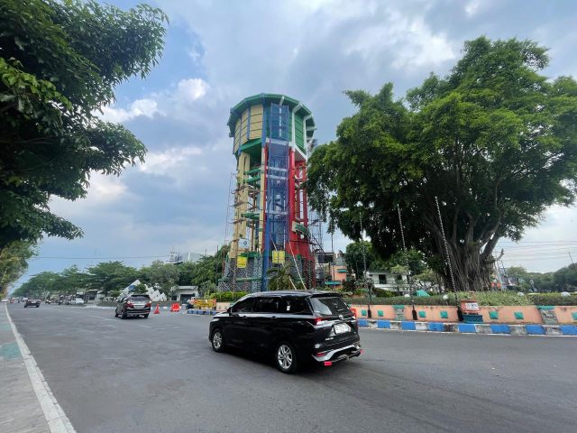 Monumen Ringin Contong Dicat Ulang dengan Warna Ijo Abang, Simbol Identitas Jombang