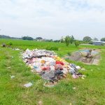 Miris! Sampah Menggunung di Bantaran Sungai Jatiwates Jombang, Warga Desak Pemerintah Bertindak