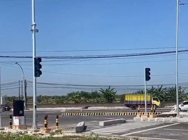 JLU Lamongan Siap Kurangi Kemacetan, Pemasangan APILL Dimulai