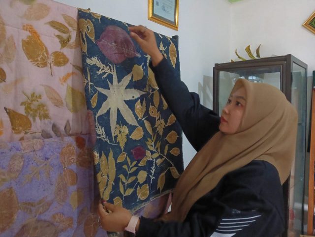 Batik Ecoprint Wonosalam Jombang, Inovasi Ramah Lingkungan dari Alam Sekitar