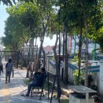 Lampu Taman Trotoar Rusak, Warga Keluhkan Kondisi Gelap di Jalan Wahid Hasyim